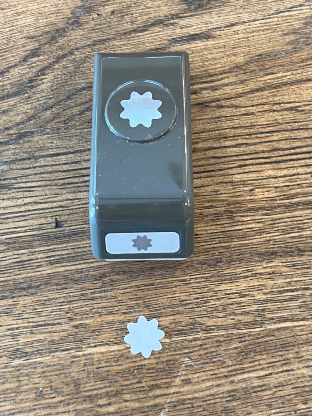 Stampin' Up! Flower Small Punch Paper Crafting Tool Scrapbook Cardmaking Supply